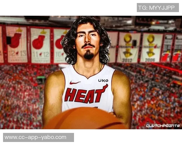 热火对阵公牛哈克斯缺席两场后有望复出场均162分状态回暖 热火对阵公牛哈克斯缺席两场后有望复出场均162分状态回暖